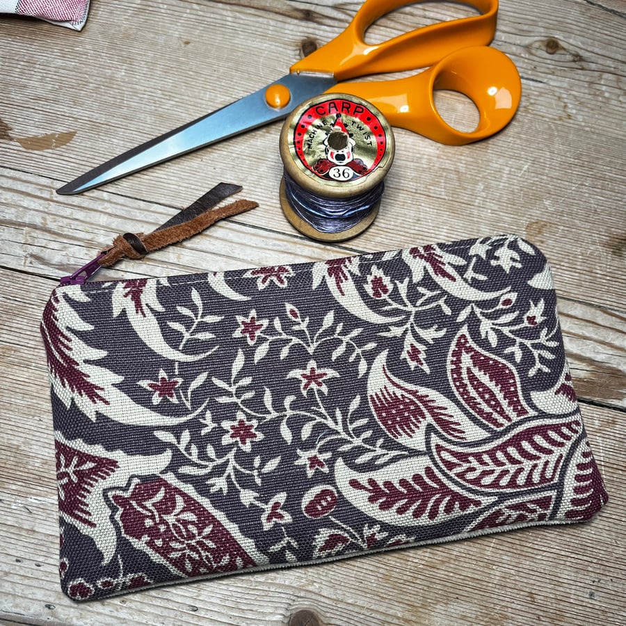 William Morris Indian Zip Pouch with taupe velvet back and spotty cotton lining