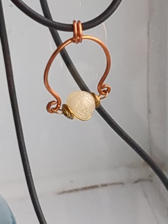 Yellow honey Jade bead copper ring pendant 
