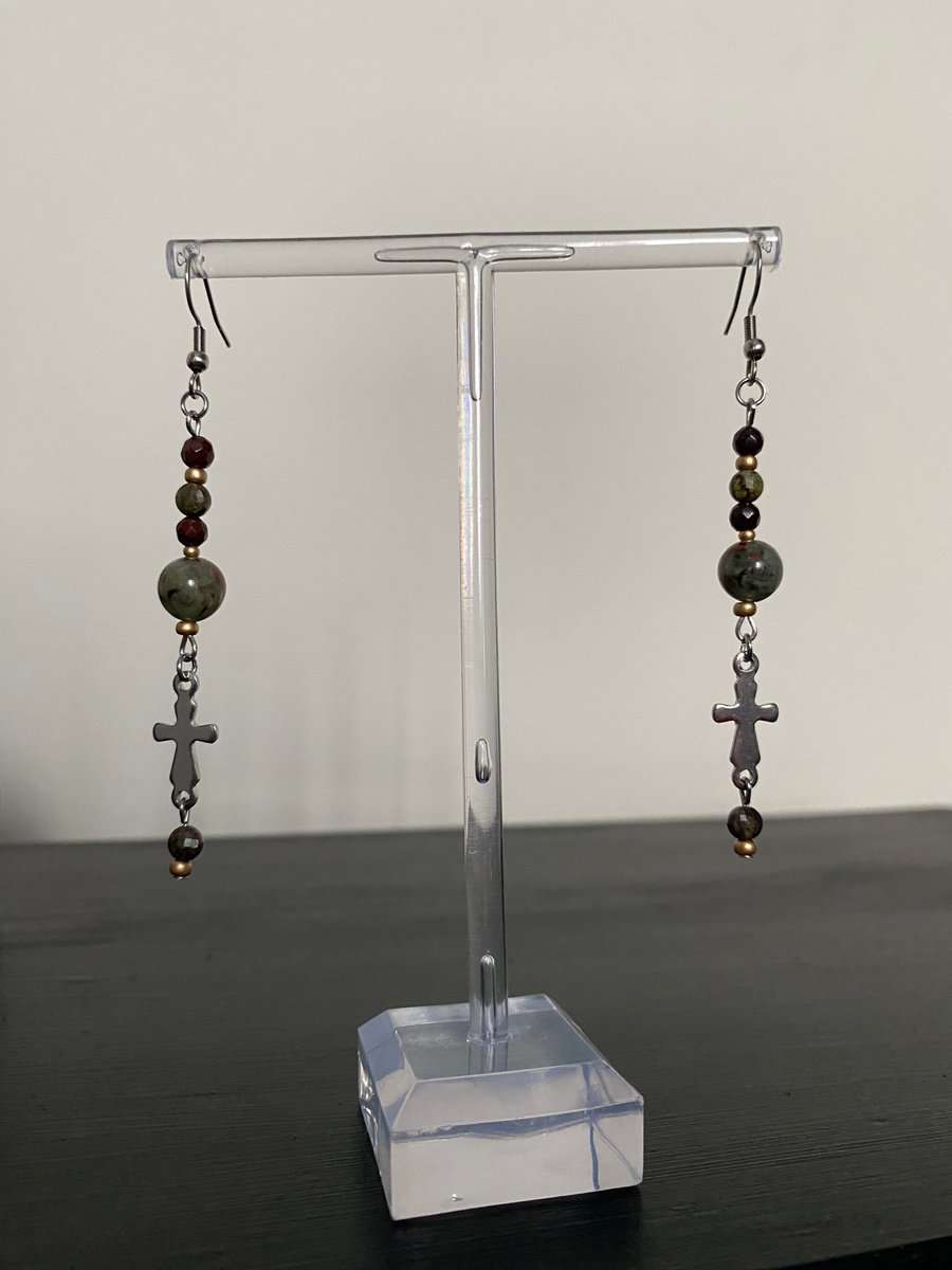 Irma - Bloodstone - Cross earrings 