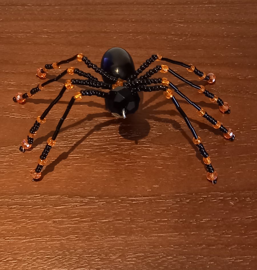 spider made with wire and glass beads