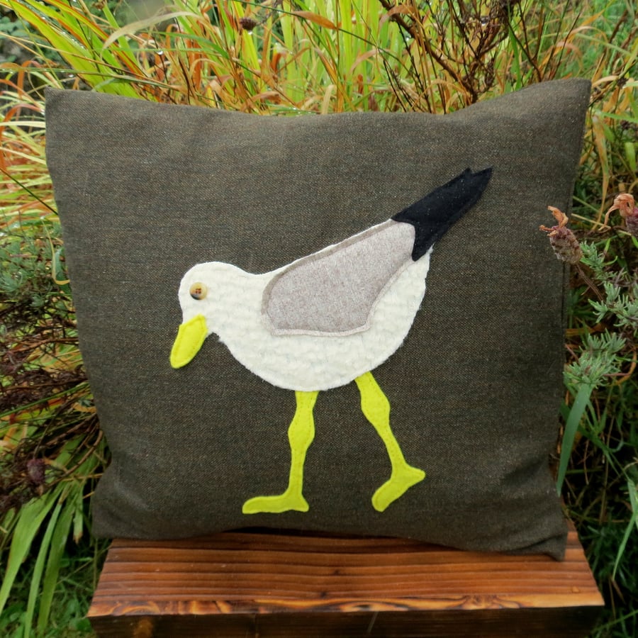 Wading gull.  A 41cm x 41cm cushion.  (16 inches)  Complete with feather pad.