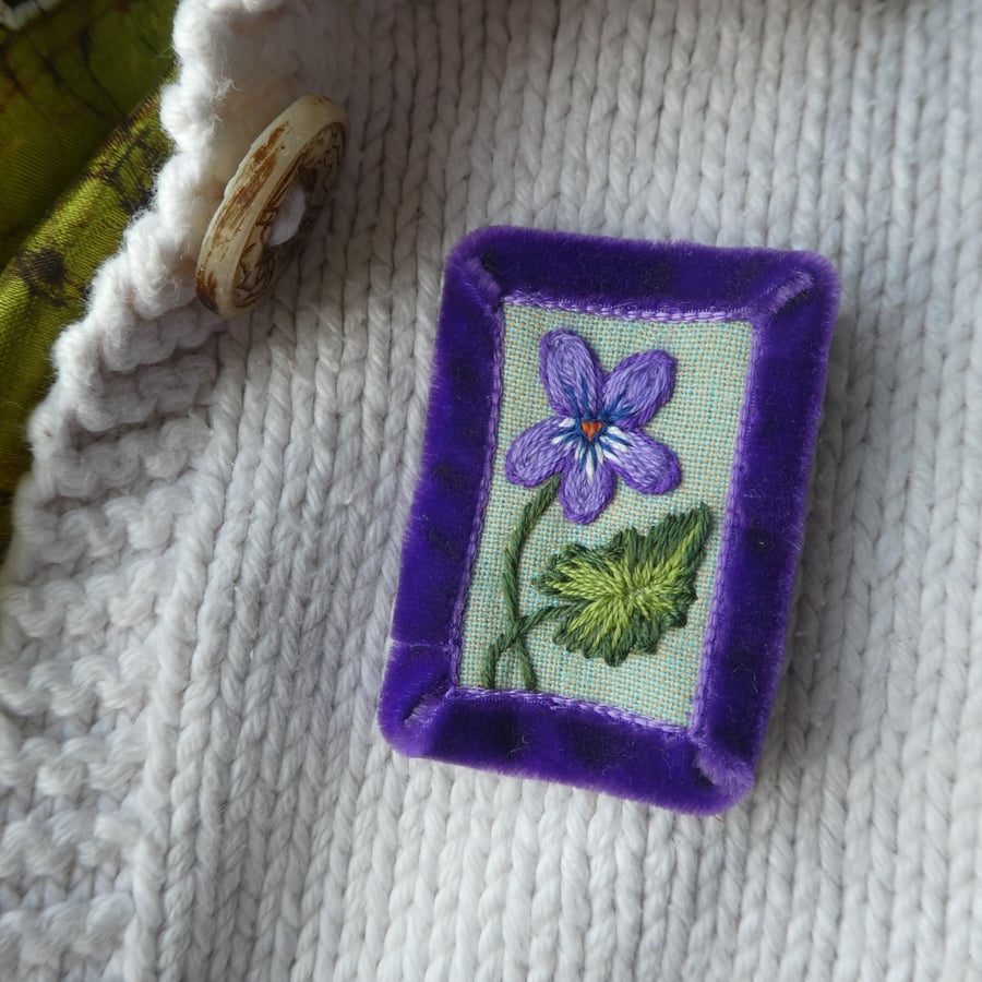 Sweet Violet - hand stitched brooch