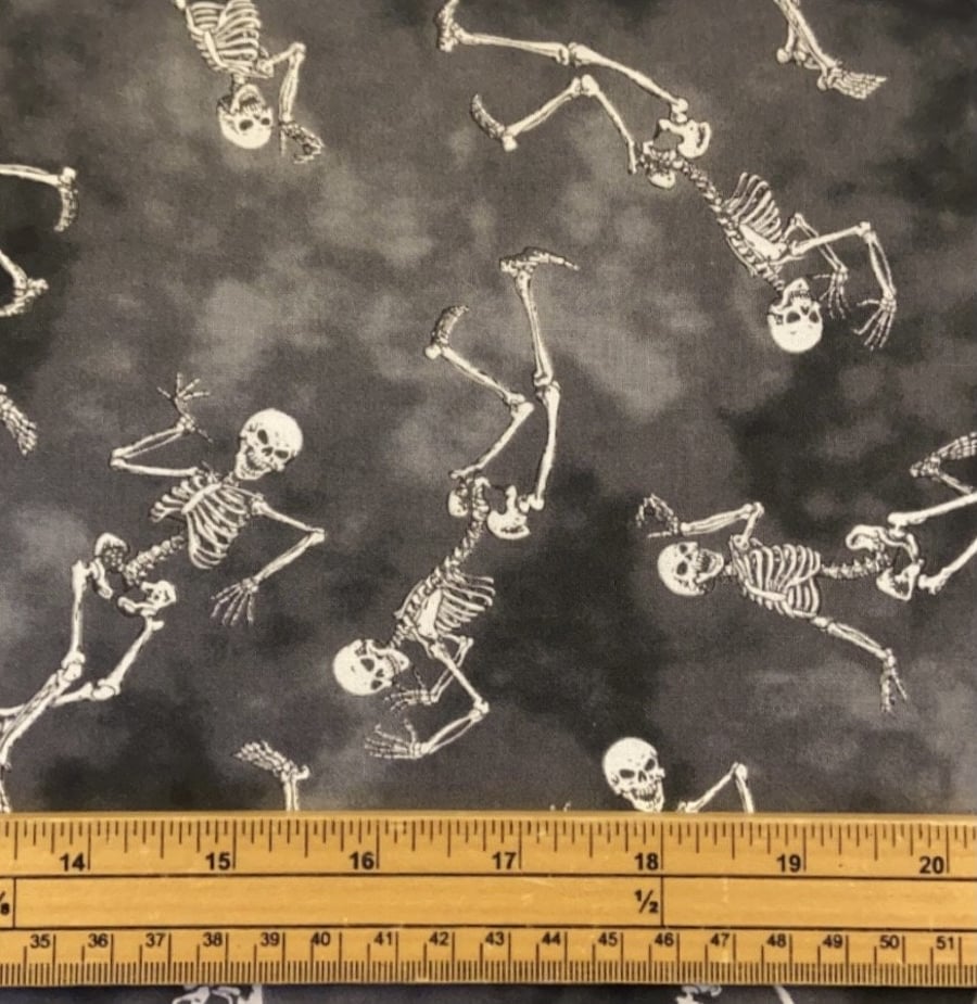 Fat Quarter Glow In The Dark Hocus Pocus Halloween Skeletons Black 100% Cotton Q