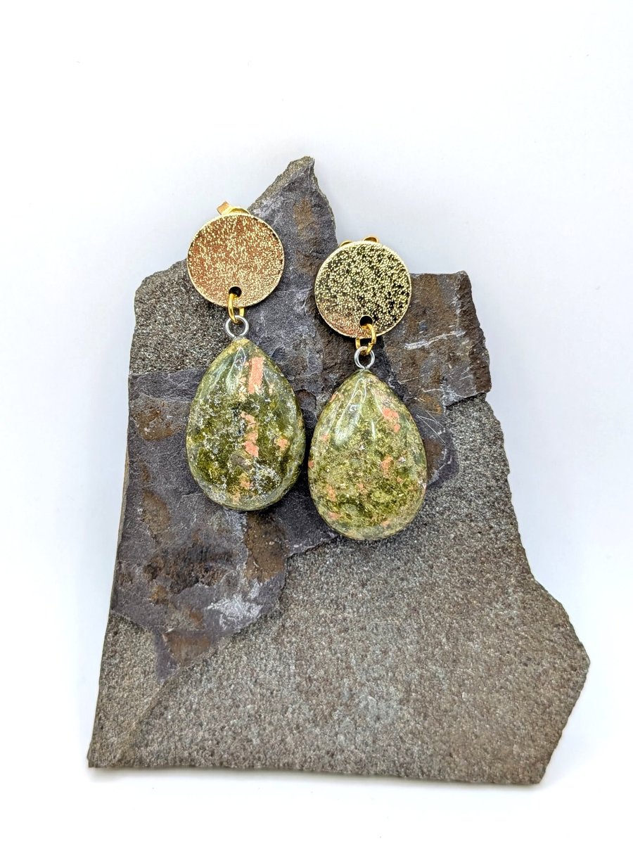 Earthy Elegance: Textured Gold and Unakite Teardrop Earrings 