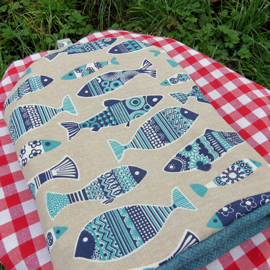 A  cafetiere cosy, size large. To fit a 6 - 8 cup cafetiere.  Coffee cosy.  