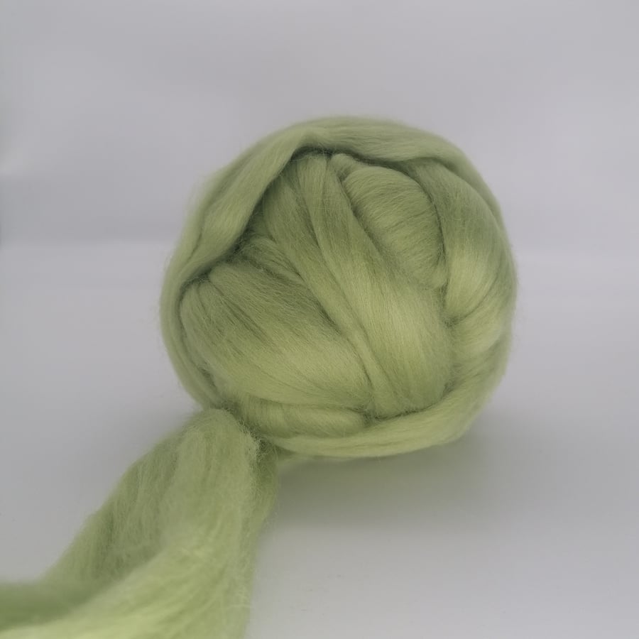 Sage Green Corriedale Top fibre