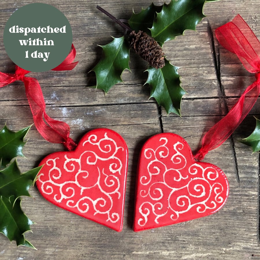 Red swirl heart hanging decorations - large