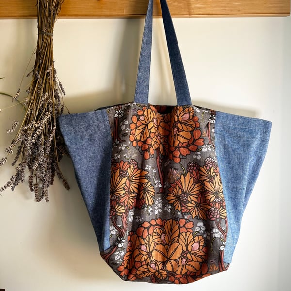 Tree print retro style fabric Beach bag tote bag