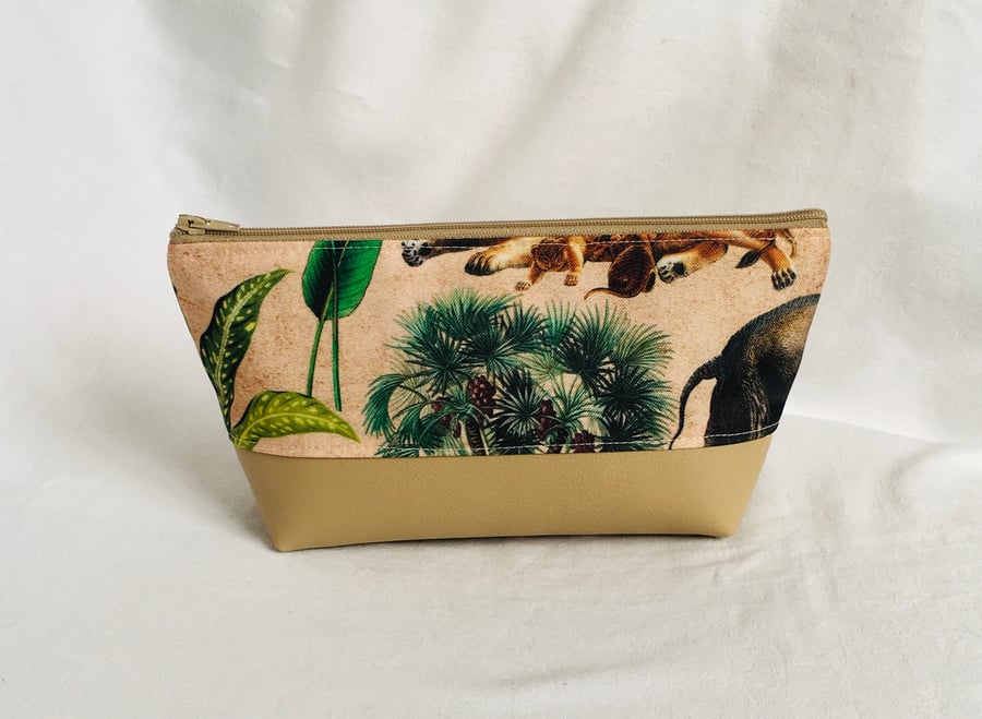 Safari Make Up Bag, Animals Cosmetic Bag, Unique Make Up Bag, Gift Ideas.