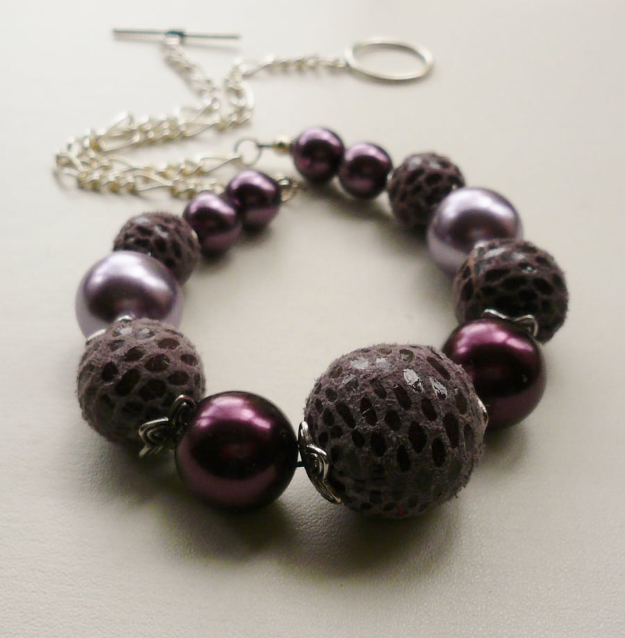 Purple Pearl and Snakeskin- Effect Leather Covered Bead Necklace   KCJ400
