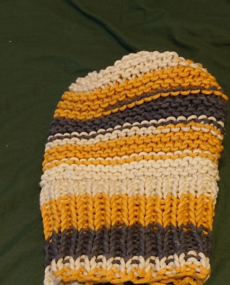 Hufflepuff inspired beanie hat