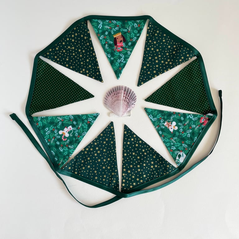 Festive animals - small reversible bunting