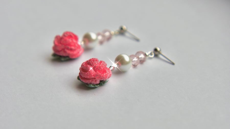 Crystal Glass Beads Glass Pearls Microcrochet Rose Stud Earrings 
