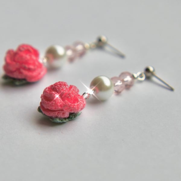 Crystal Glass Beads Glass Pearls Microcrochet Rose Stud Earrings 