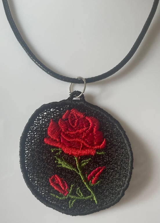  Free Standing Lace Jewellery Necklace