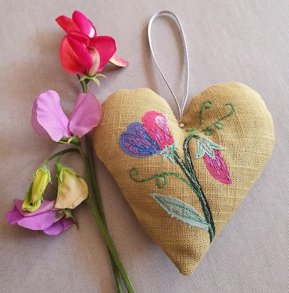 Heart hanging decorations  - Sweet Pea - padded - embroidered 