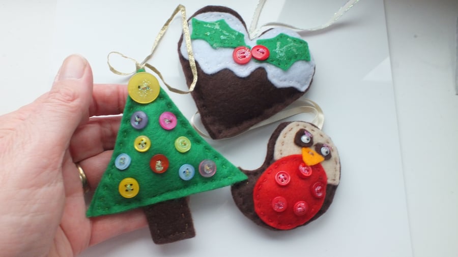  Robin, Christmas tree, Christmas pudding hanging decorations