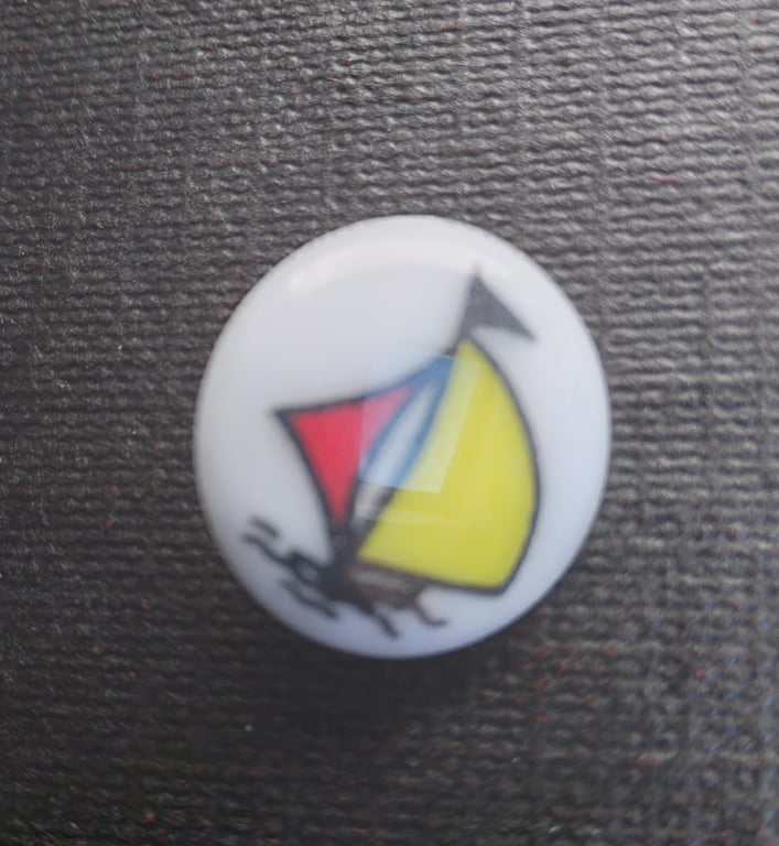 Buttons with a picture of a yacht. 15mm, Pack of 6 buttons