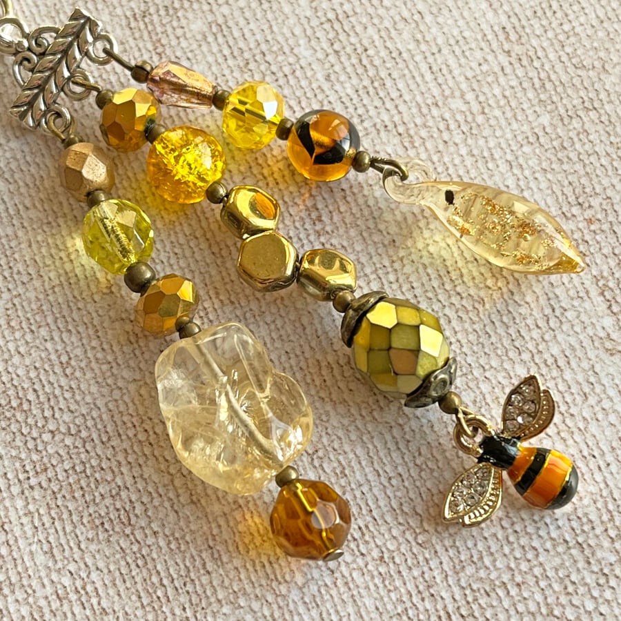 Bee bag charm, bee charm, bag charm for bee lovers