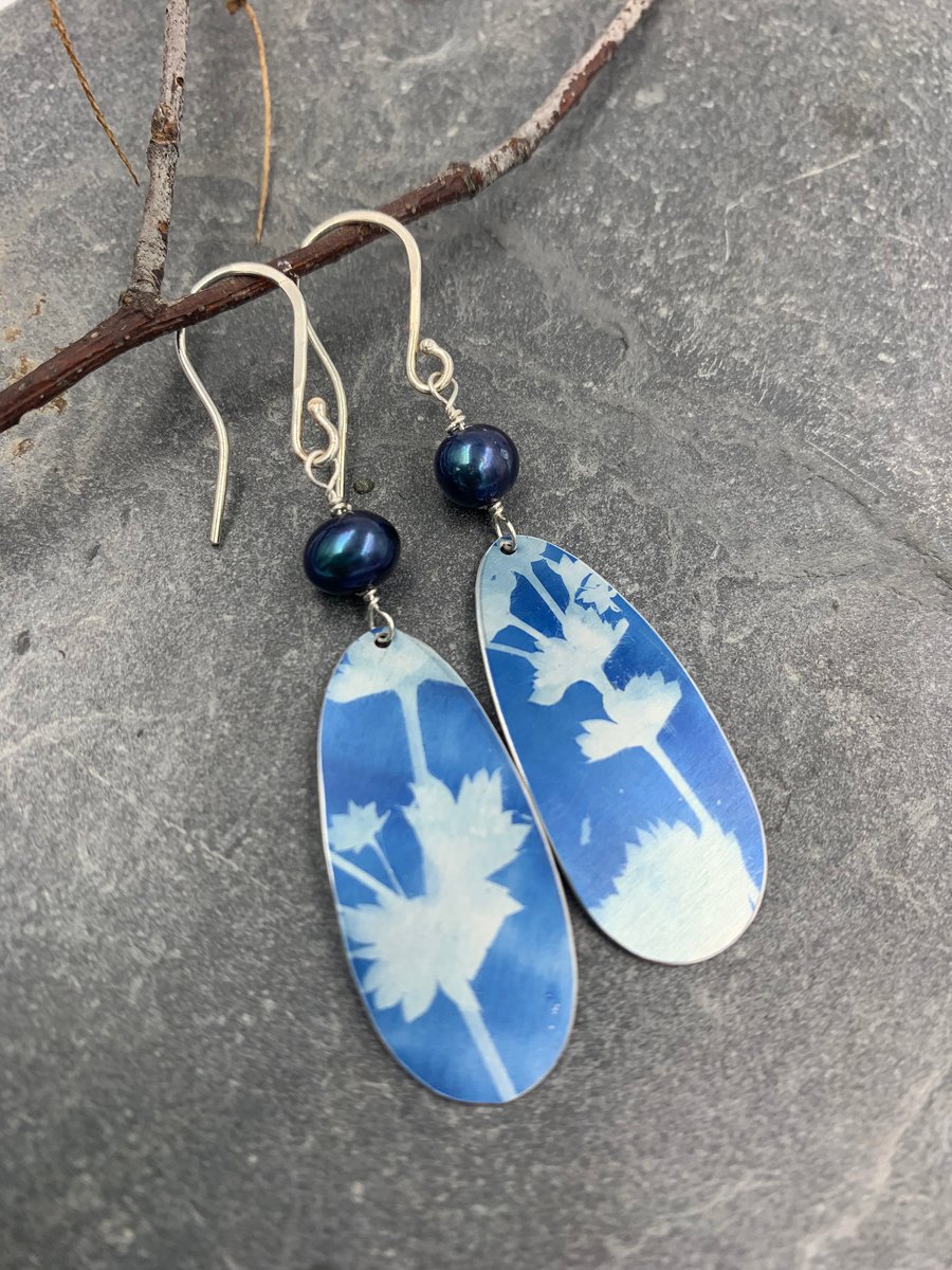 Blue cyanotype aluminium flower earrings with pearls