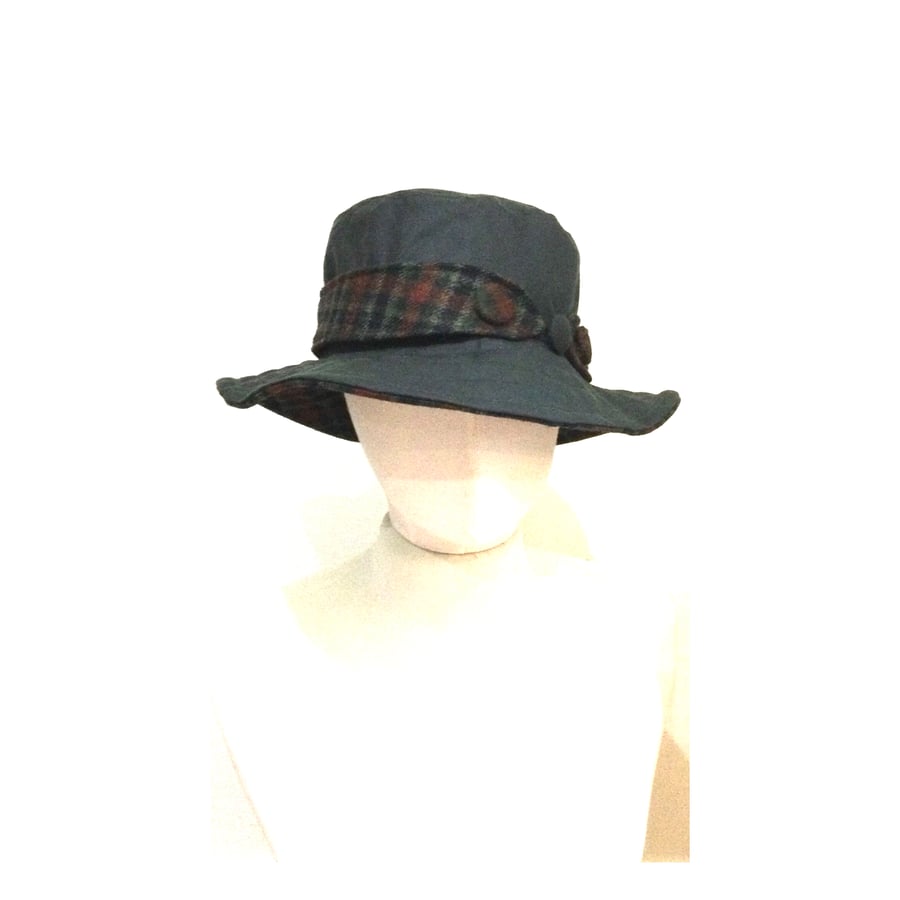 Waxed Cotton Bucket Hat Dark Green Check