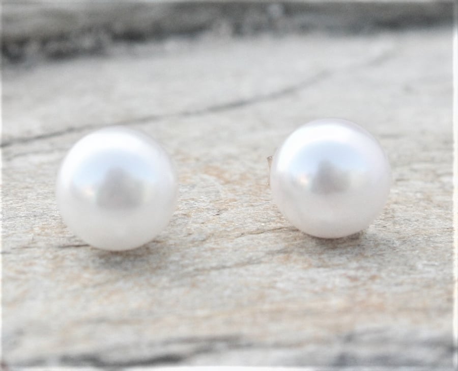 Ivory Freshwater Pearl Gold Filled Stud Earrings 6mm 