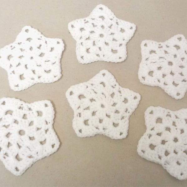Star coasters in white, set of six, Crochet table mats, handmade 