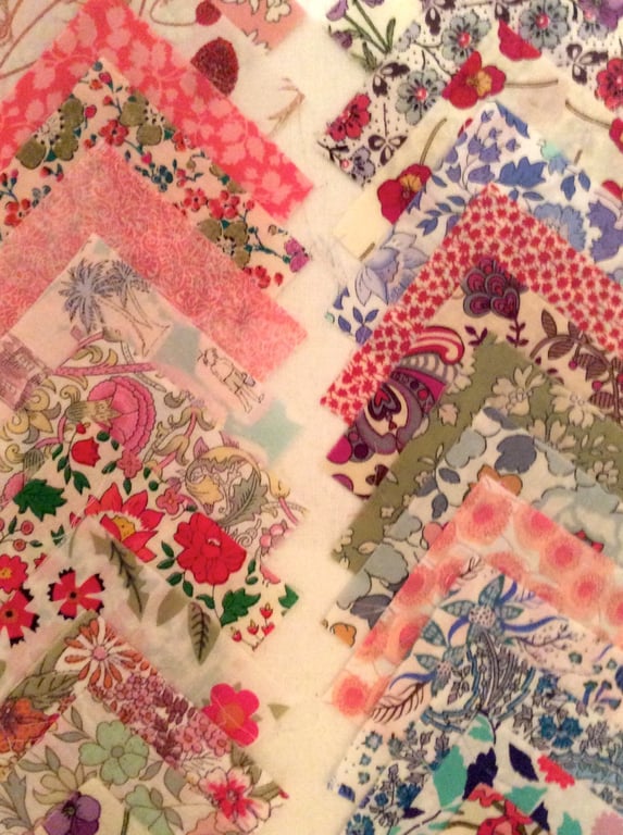 36 Liberty Fabric Patchwork Quilting 2.5" Squares : MULTICOLOURED Pale Tones