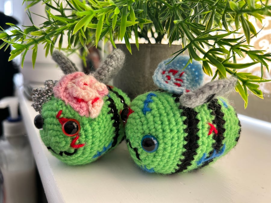 Zombee cute crochet zombie bees