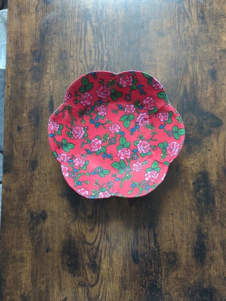 Large Handmade Floral Textile Bowl – Red Water-Resistant Fabric Dish – 27cm