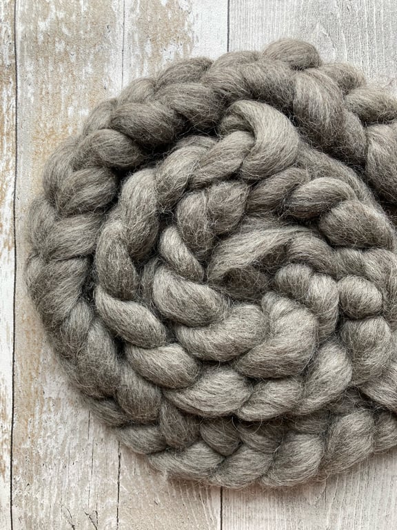 Undyed fibre 100g Grey Norwegian 