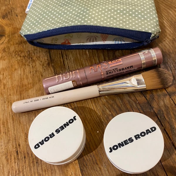 Oil Cloth Make Up Bag (817)