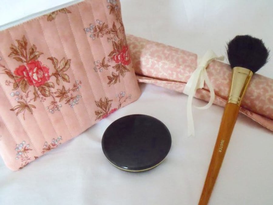 Moda pink roses make up gift set, toiletry bag and make up brush holder