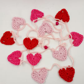 Crochet Hearts Mini Bunting in Pinks and Red