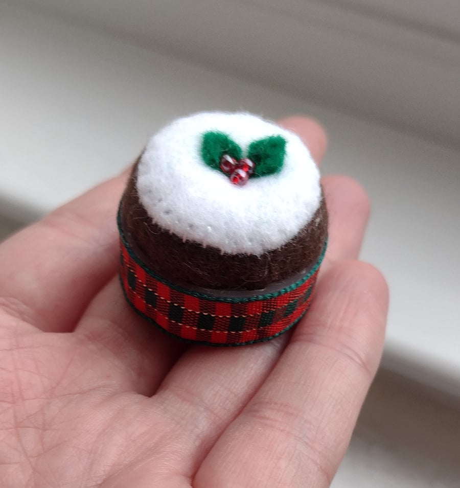 Little Felt Christmas Cake Decoration - Pin Cushion - Miniature - Pudding