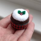 Little Felt Christmas Cake Decoration - Pin Cushion - Ornament - Miniature 