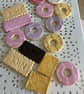 Bourbon biscuit magnet - Image 3