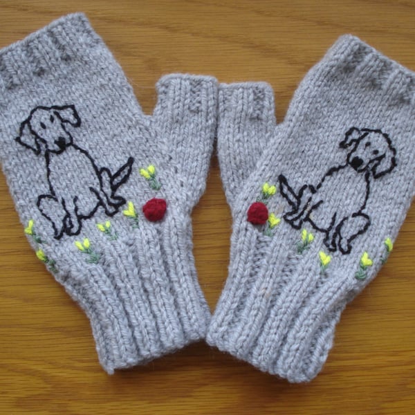 Grey Fingerless Gloves Hand Knitted With Embroidered Puppy Dog (J1)