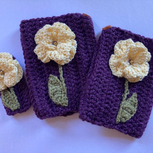 Fingerless gloves with flower design and gift pin 