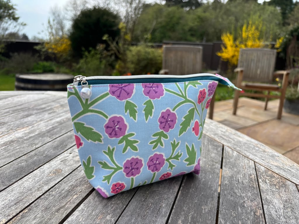 Makeup bag, cosmetic purse - floral