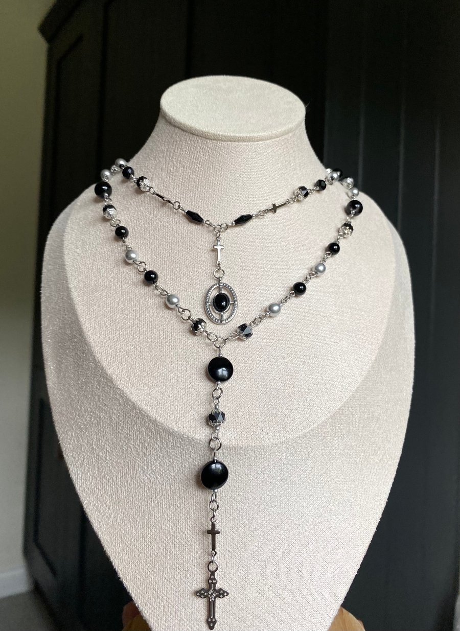 Kyra - Gothic Rosary Style Choker Necklace 