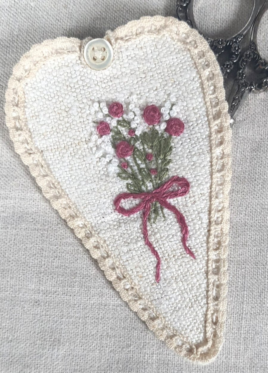 Hand embroidered vintage linen scissor case