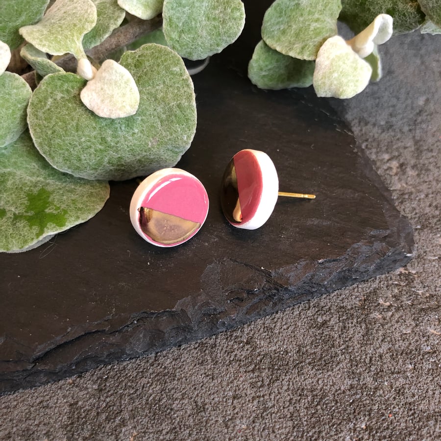 Ceramic button earrings - Purple