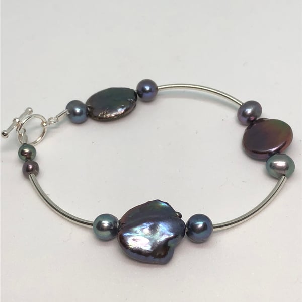 Silver and freshwater pearl bracelet- free UK postage