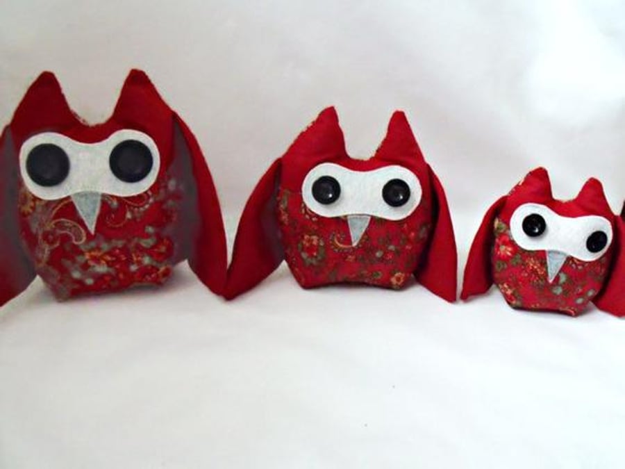 set of three owls, red owl family for home decoration