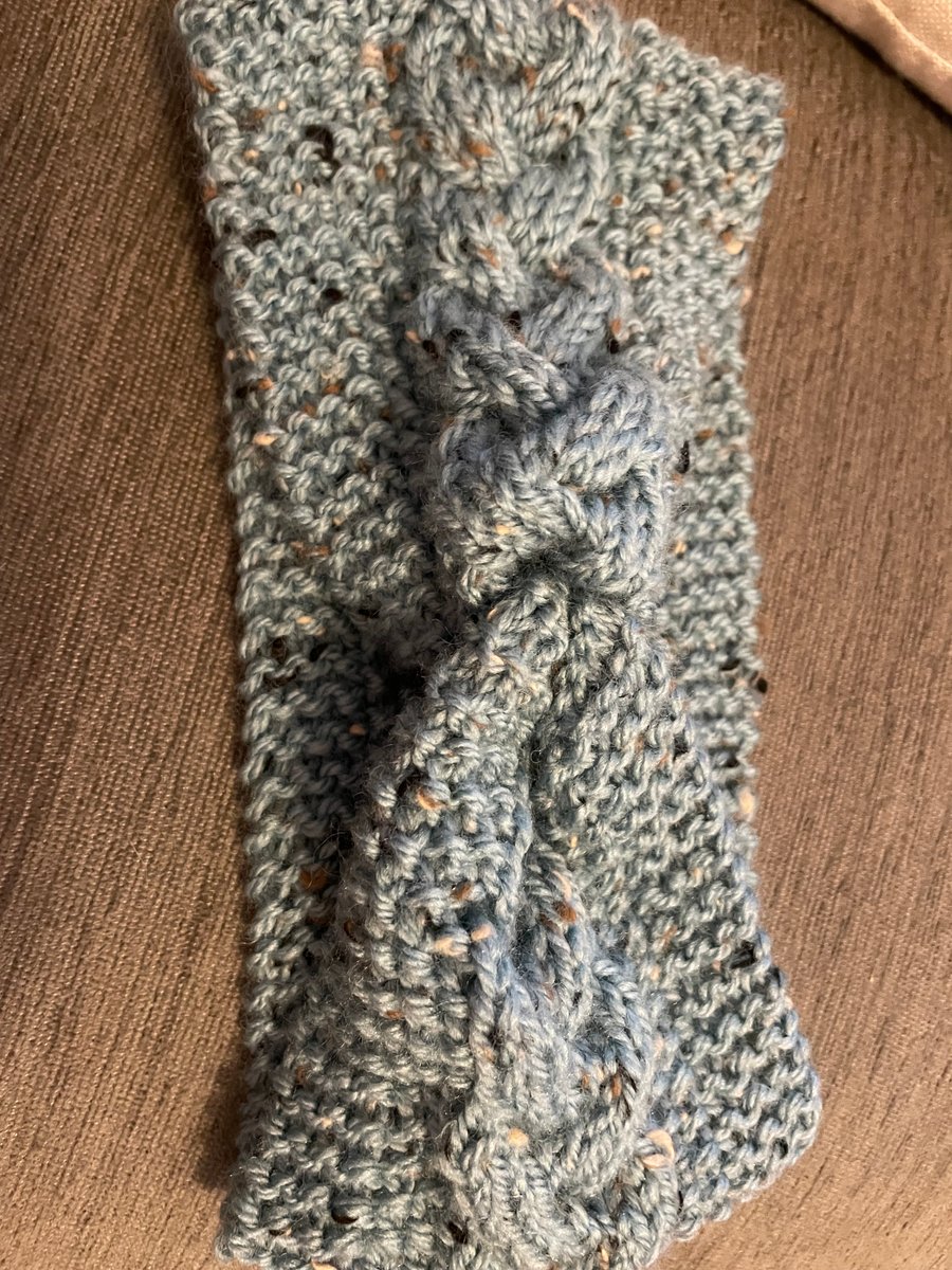 Aran ear warmer in cable design