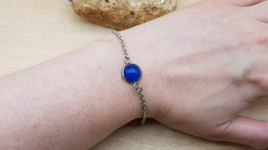 Hypoallergenic Blue Onyx chain bracelet. December birthstone