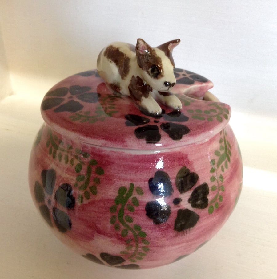 Sugar bowl or jam pot in pink and black with sculpted dog on the lid