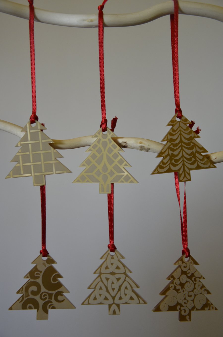 Laser-etched Christmas tree decorations (set of 6, gold)