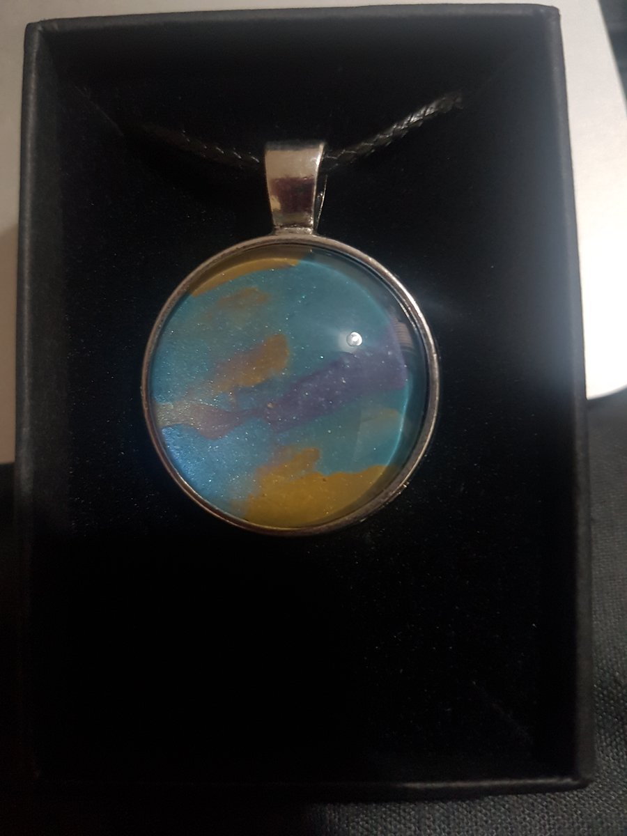 Blue and gold pendant 